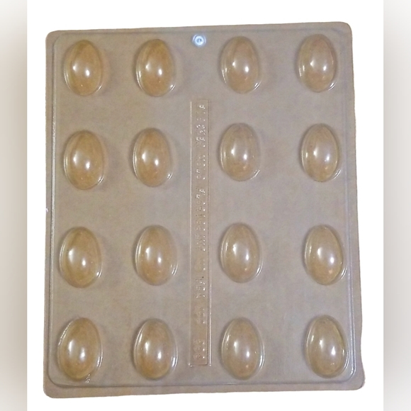 🐇Easter Molds🐰 Set of 7ea, Rabbits🐇/Eggs🥚, Food Grade molds - Picture 3 of 10